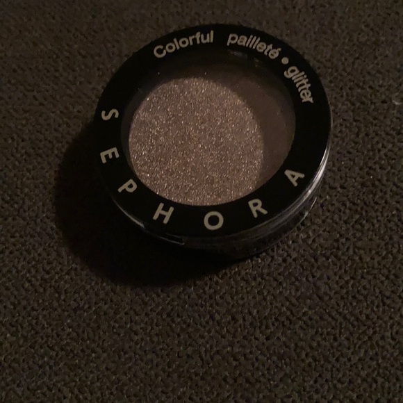 Full size eyeshadows! - Picture 5 of 5